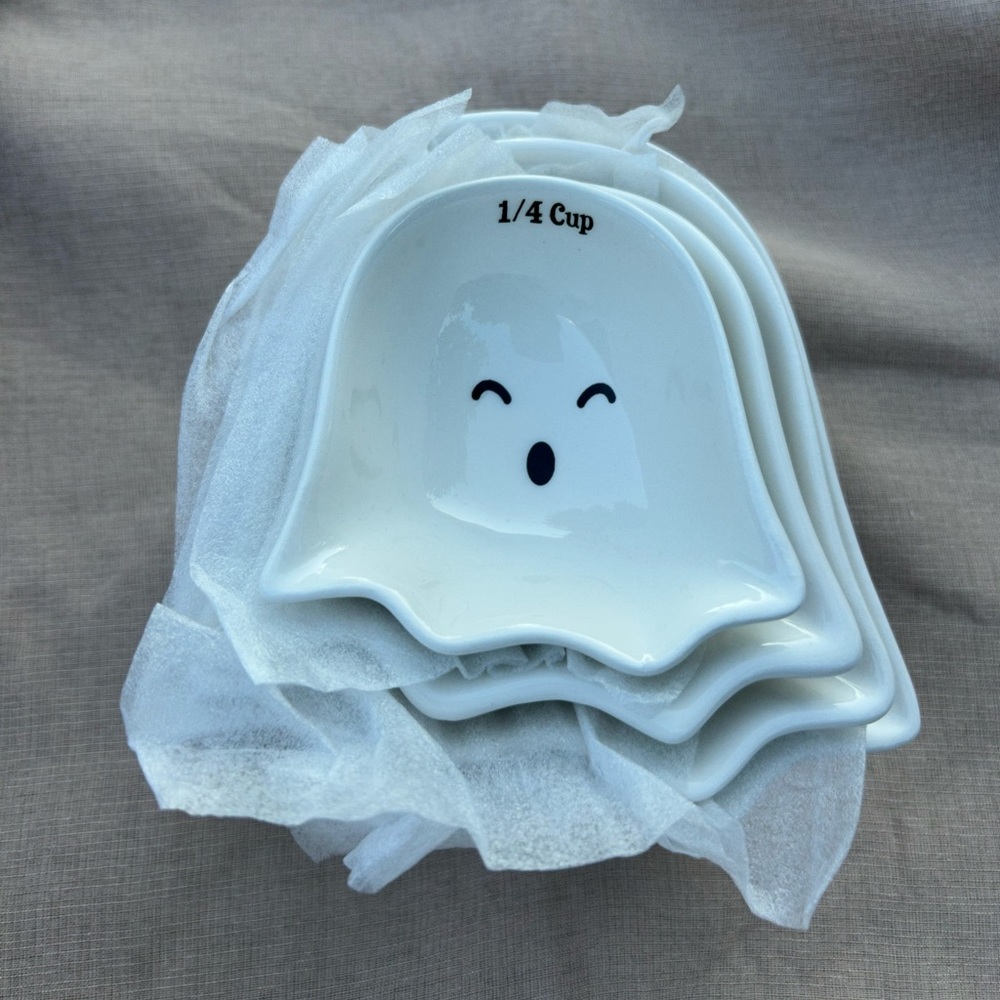 Ghost Measuring Cups
